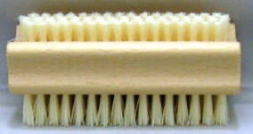 brosse ongles bois